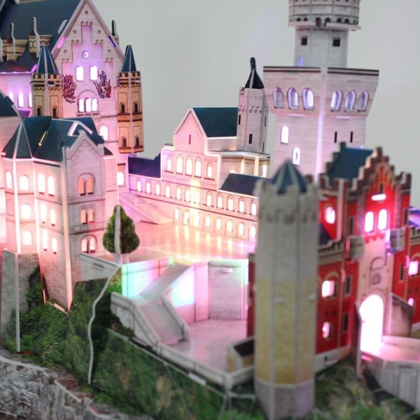 Puzzle 3D CubicFun Neuschwanstein Castle LED (L174h) Numărul de piese: 12, V&acirc;rsta recomandată: 6+ photo 5