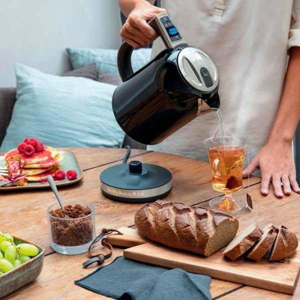 Ceainic electric KitchenAid 5KEK1722EOB Black 2400 W, 1.7 l, Material interior:  photo 6