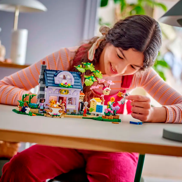 Constructor LEGO Beekeepers House and Flower Garden Multicolor Numărul de piese 1161, 12+ photo 6