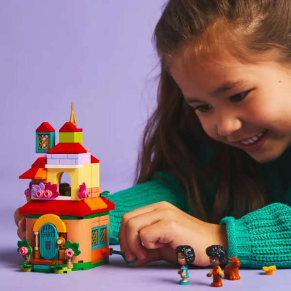 Constructor LEGO Encanto Mini House Multicolor Numărul de piese 186, 5+ photo 6