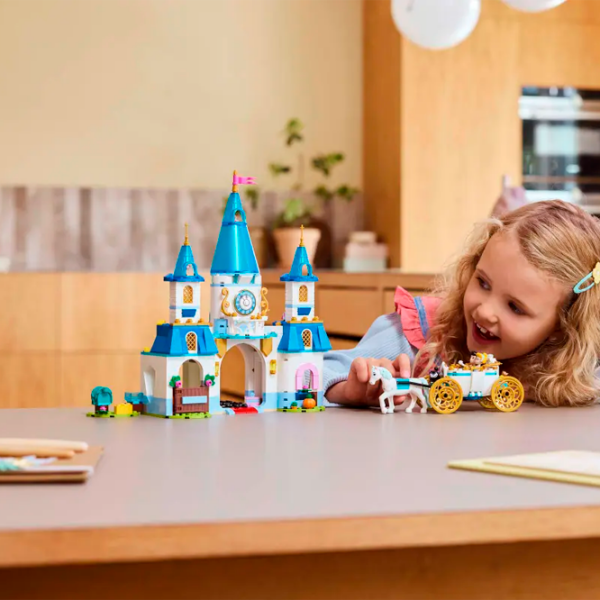 Constructor LEGO Cinderella's Castle and Horse Carriage Multicolor Numărul de piese 596, 6+ photo 5