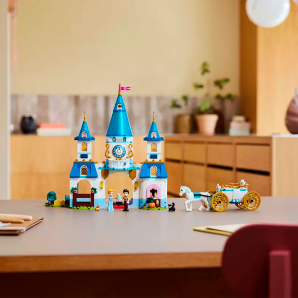 Constructor LEGO Cinderella's Castle and Horse Carriage Multicolor Numărul de piese 596, 6+ photo 6