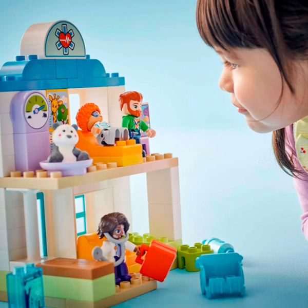 Constructor LEGO First Time Visit to the Doctor Multicolor Numărul de piese 65, 2+ photo 6