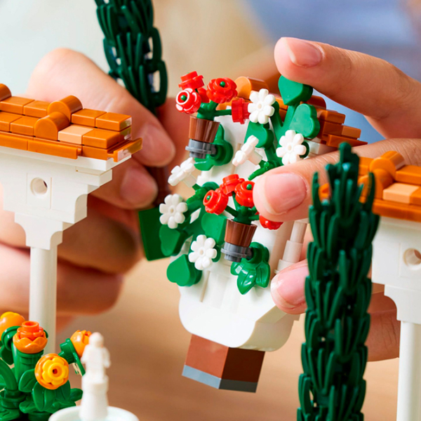 Constructor LEGO Fountain Garden Multicolor Numărul de piese 1302, 18+ photo 5