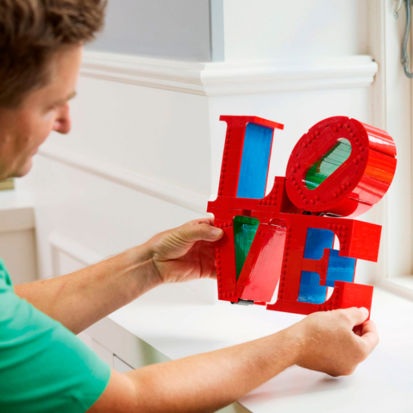 Constructor LEGO Love Red Numărul de piese 791, 18+ photo 6