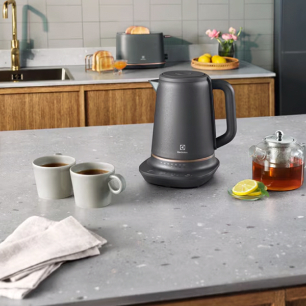 Ceainic electric Electrolux E7K1-6BP Black 2400 W, 1.7l, Material interior:  photo 7