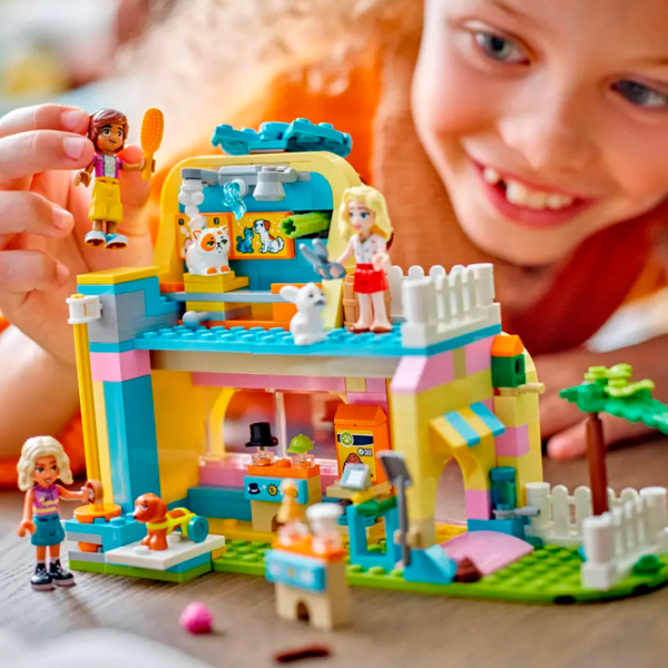 Constructor LEGO Pet Accessories Shop Multicolor Numărul de piese 375, 6+ photo 5