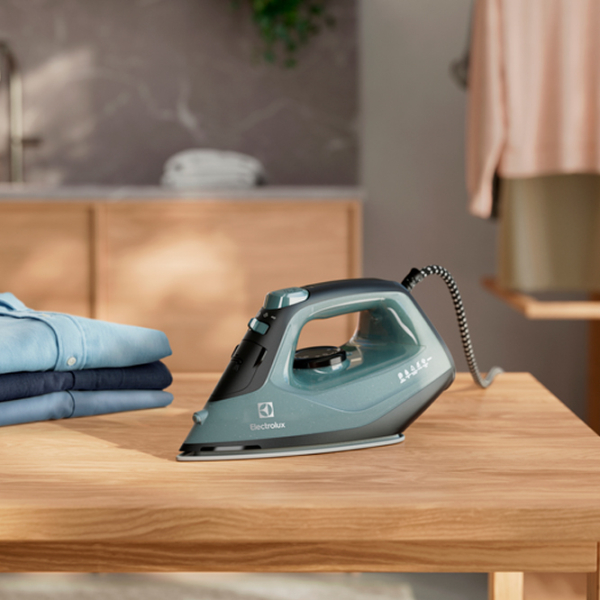 Утюг Electrolux E5SI2-6OG Зеленый 2400 Вт, 26 г/мин, 0.25 л, Керамика photo 5
