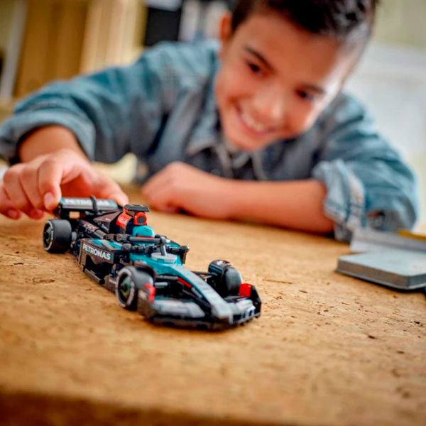 Конструктор LEGO Mercedes-AMG F1® W15 Черный Количество деталей 267, 10+ photo 5