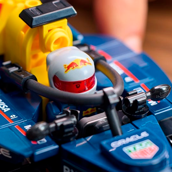 Constructor LEGO Oracle Red Bull Racing RB20 F1 Blue Numărul de piese 251, 18+ photo 7