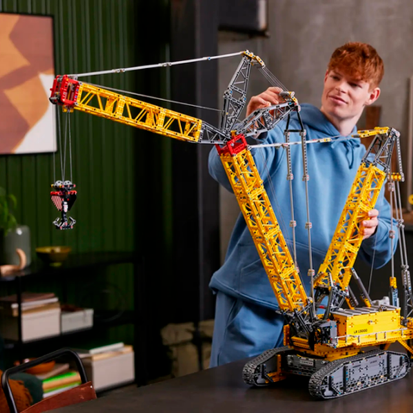 Constructor cu telecomandă LEGO Liebherr LR 13000 Yellow Numărul de piese 2883, 18+ photo 5
