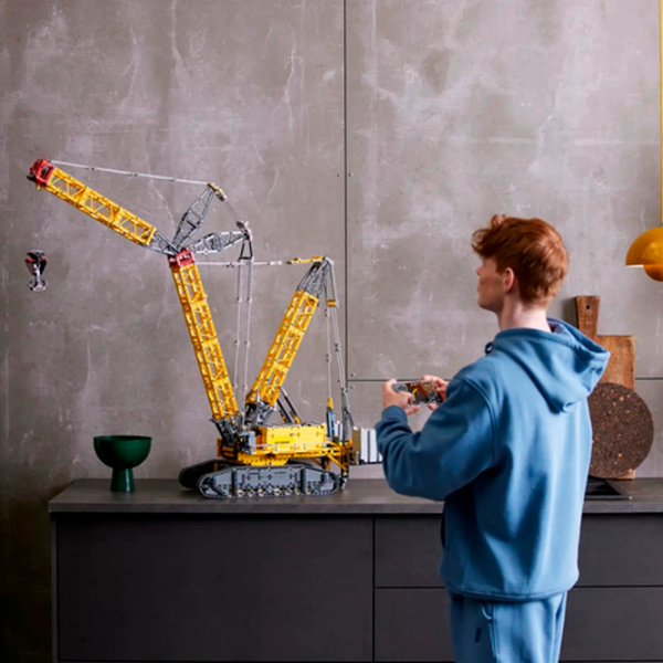 Constructor cu telecomandă LEGO Liebherr LR 13000 Yellow Numărul de piese 2883, 18+ photo 7