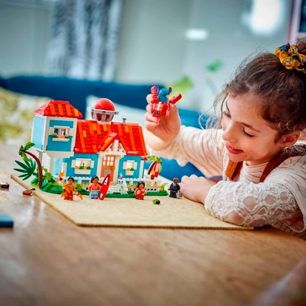 Constructor LEGO Lilo and Stitch Beach House Blue Numărul de piese 834, 9+ photo 9