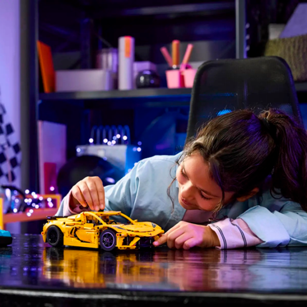 Constructor LEGO Chevrolet Corvette Stingray Yellow Numărul de piese 732, 9+ photo 8