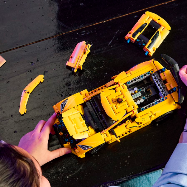Constructor LEGO Chevrolet Corvette Stingray Yellow Numărul de piese 732, 9+ photo 10