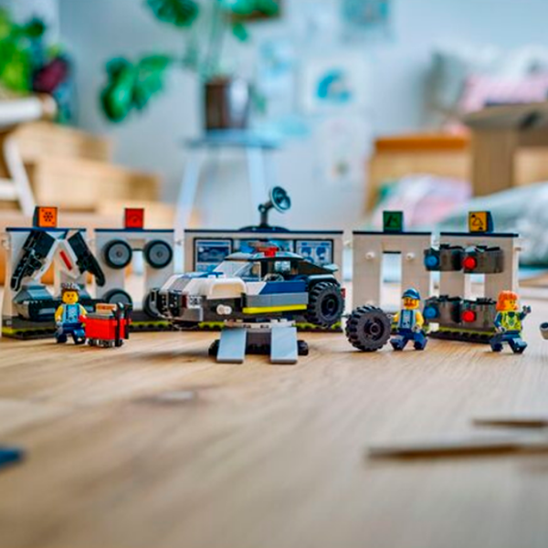 Constructor LEGO Custom Police Garage Blue Numărul de piese 489, 6+ photo 9