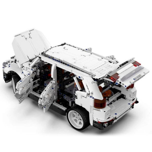 Constructor CaDa BMW G5 SUV 4WD White Numărul de piese 2208, 8+ photo 3