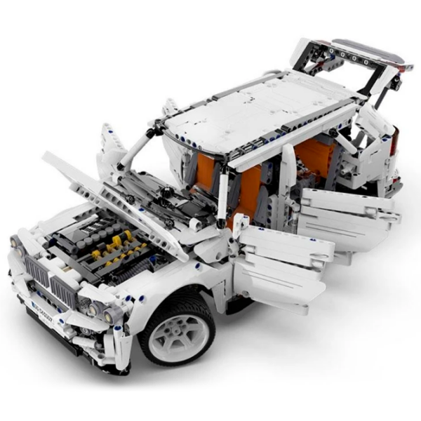 Constructor CaDa BMW G5 SUV 4WD White Numărul de piese 2208, 8+ photo 4