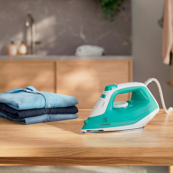 Утюг Electrolux E5SI2-2AM Зеленый 2200 Вт, 26 г/мин, 0.25 л, Эмаль photo 6