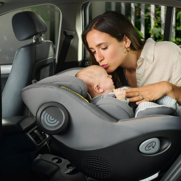 Детское автокресло Chicco One Seat I-Size 01272187 Posh Black 15 месяцев - , 19.5 кг photo 2