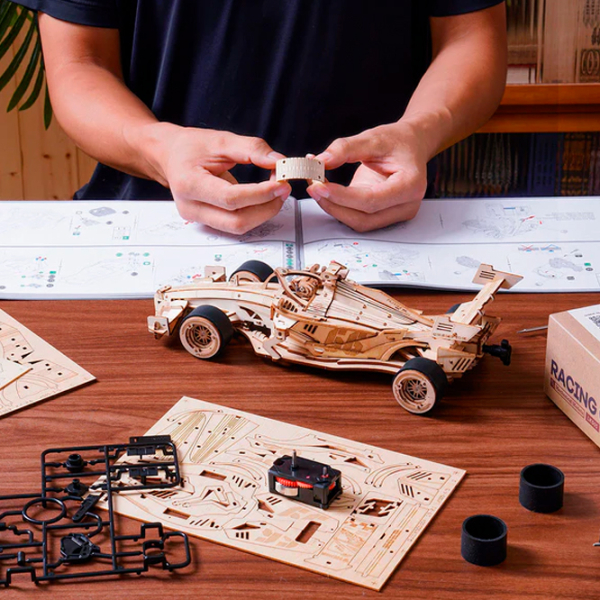 Puzzle 3D ROKR Racing Cars (LK505) Numărul de piese: 246, Vârsta recomandată: 10+ photo 3