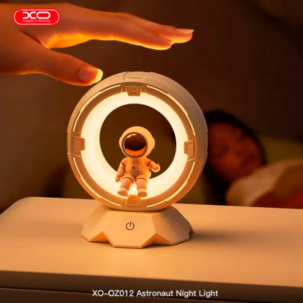 Proiector de stele XO Astronaut Spaceman Tri-color Night Light Pat OZ12 White Universal, 3+ photo 2