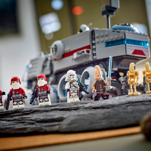 Constructor LEGO Republic Juggernaut Gray Numărul de piese 813, 9+ photo 7