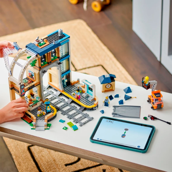 Constructor LEGO Central Train Station Brown Numărul de piese 752, 7+ photo 6