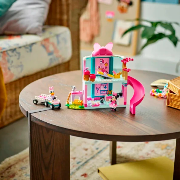 Constructor LEGO Minnie's Pet Hotel Pink Numărul de piese 161, 4+ photo 3