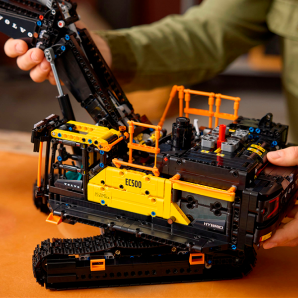 Constructor LEGO Volvo EC500 Hybrid Black Numărul de piese 2359, 18+ photo 4