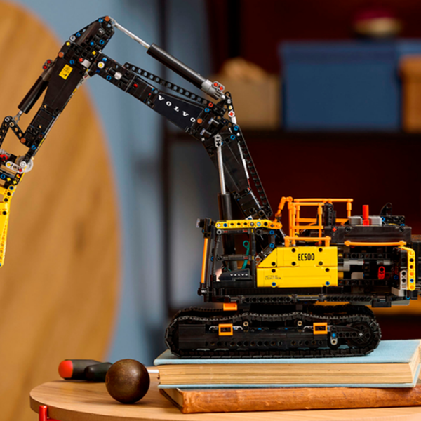Constructor LEGO Volvo EC500 Hybrid Black Numărul de piese 2359, 18+ photo 6