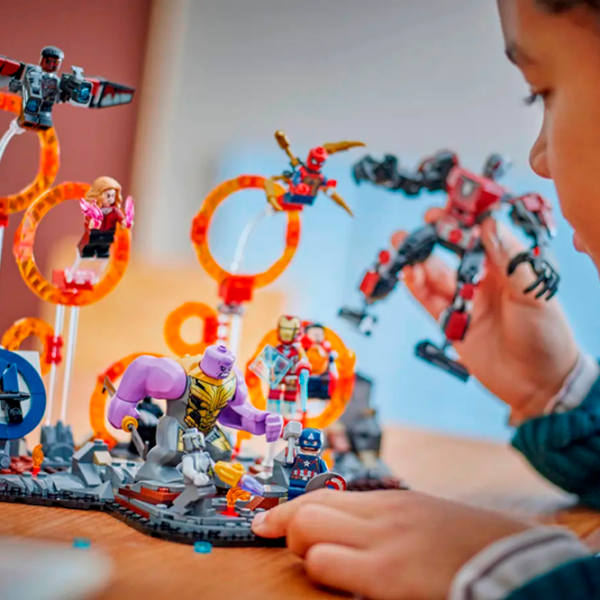 Constructor LEGO Avengers: Endgame Final Battle Red Numărul de piese 621, 10+ photo 6