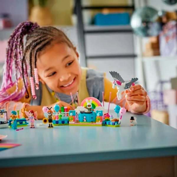 Constructor LEGO Costume Party With Unicorn & Fairy Pink Numărul de piese 261, 6+ photo 5