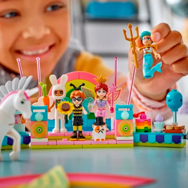 Constructor LEGO Costume Party With Unicorn & Fairy Pink Numărul de piese 261, 6+ photo 6