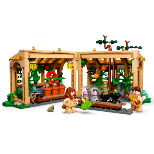 Constructor LEGO Hogwarts™ Castle: Herbology Class Brown Numărul de piese 390, 8+ photo 6