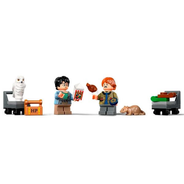 Constructor LEGO Book Nook: Hogwarts™ Express Brown Numărul de piese 832, 10+ photo 3