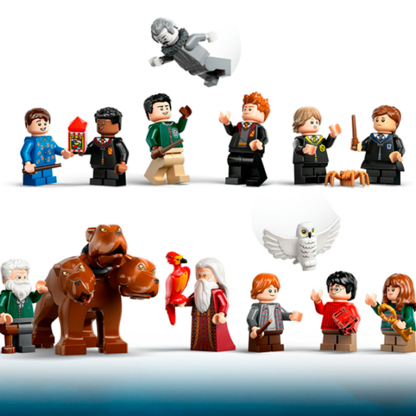 Constructor LEGO Hogwarts™ Castle: The Main Tower Brown Numărul de piese 2135, 10+ photo 6