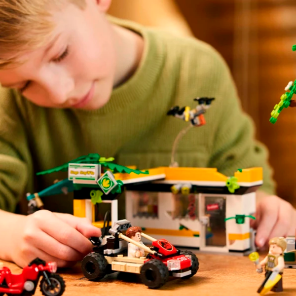 Constructor LEGO Raptor & Titanosaurus Tracking Mission Gray Numărul de piese 582, 7+ photo 3
