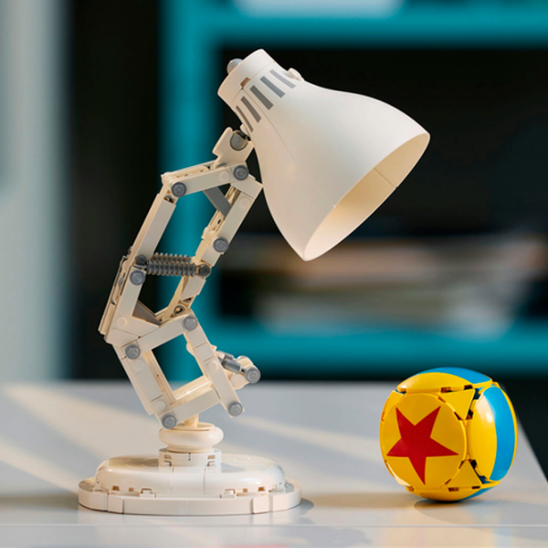 Constructor LEGO Pixar Luxo Jr. White Numărul de piese 613, 18+ photo 6