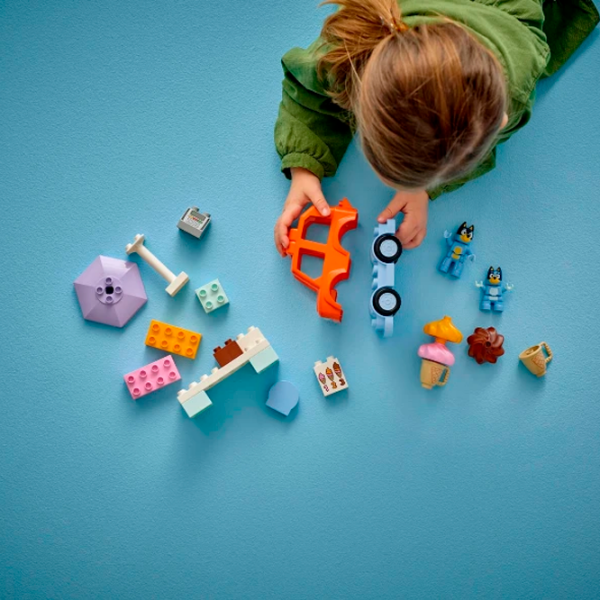 Constructor LEGO Ice Cream Trip With Bluey Blue Numărul de piese 22, 2+ photo 5