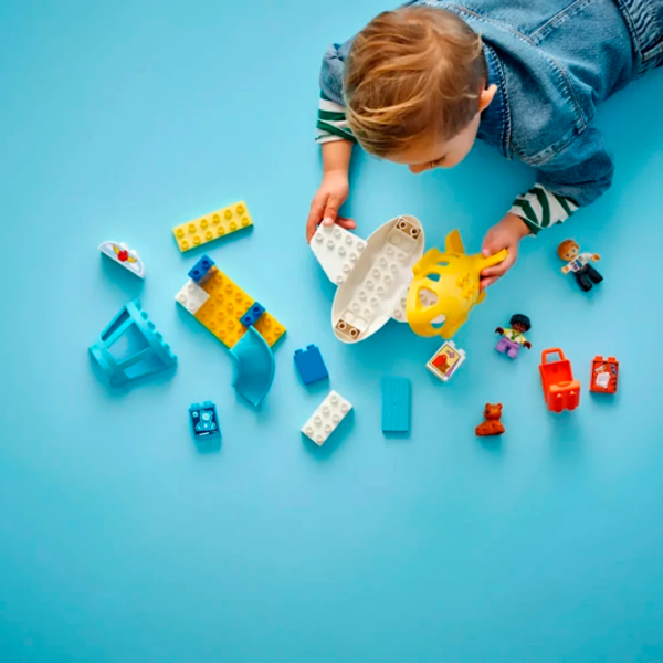 Constructor LEGO First Time At The Airport Yellow Numărul de piese 23, 2+ photo 4