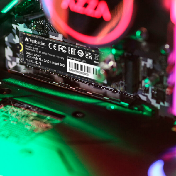 SSD Verbatim Vi3000 M.2 NVMe 256 GB Viteza de citire: 3100 MB/s,
Viteza de inscriere: 1300 MB/s photo 3