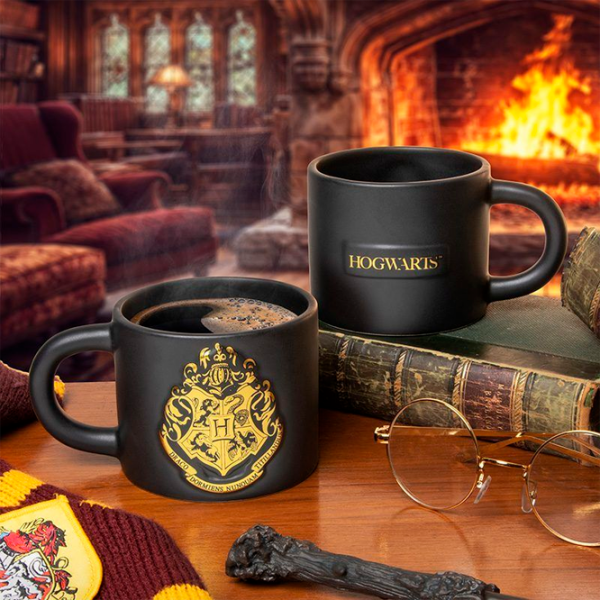 Cană Paladone Harry Potter Hogwarts Crest Embossed Mug Black 400 ml photo 3