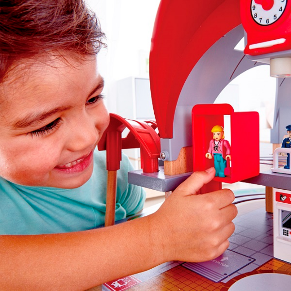 Игровой набор Hape Play Essentials Grand City Station E3725 Синий Для мальчиков, 3+ photo 6