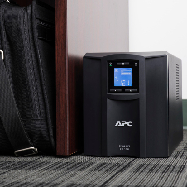 UPS APC Smart-UPS C SMC1500IC (900 / 1500VA) Black  photo 5