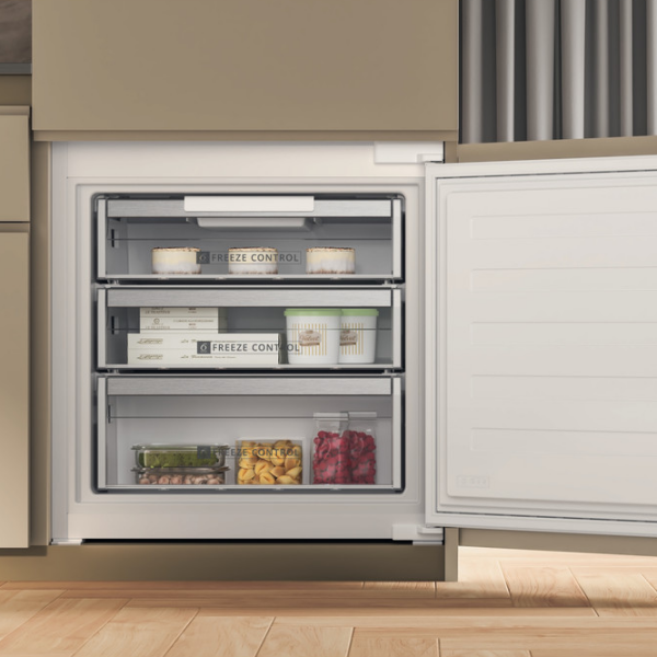 Frigider Whirlpool SP40 812 EU White 300l / Automat, 101l / Manual, E photo 6