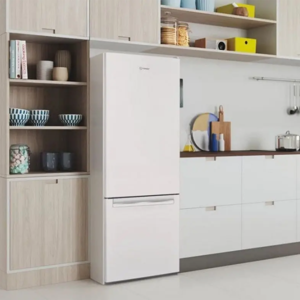 Frigider Indesit LI6 S2E W White 197l / Automat, 75l / Manual, E photo 3
