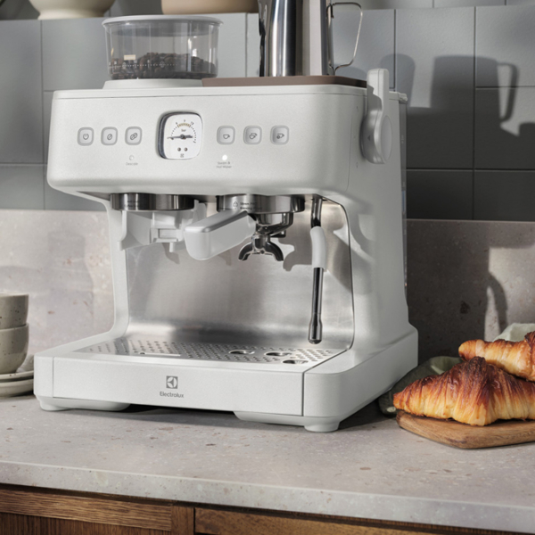Aparat de cafea Electrolux E8EC1-8SW White 2200 W, 3 l, Thermoblock photo 7