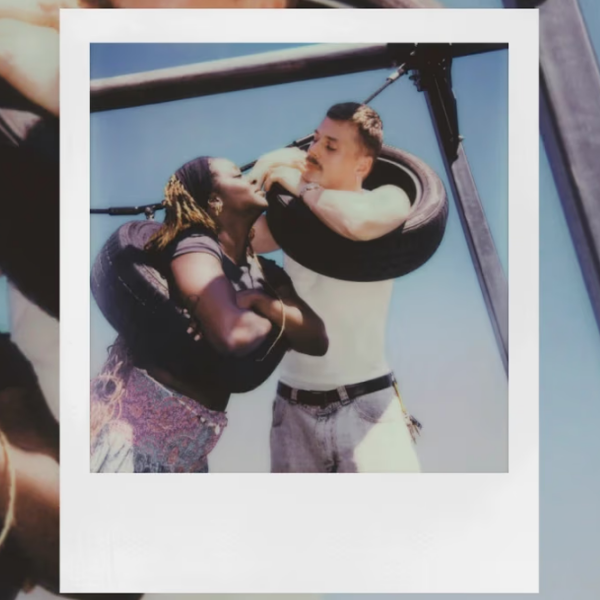 Cameră Foto Instant Polaroid Now Generation 3 + Color Film Bundle + Purple , , f/11 - f/64 photo 9