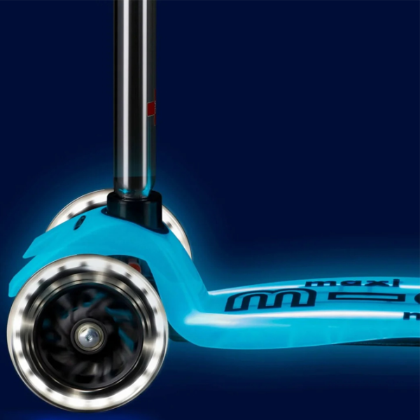 Детский трёхколёсный самокат Micro Maxi Deluxe Glow LED Plus (MMD377) Синий 5 лет, 50 кг, Полиуретановые photo 5